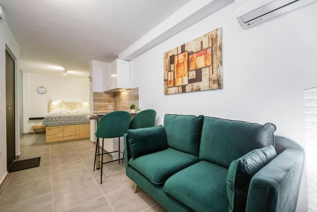 Modern Boutique Apartment Ateny Zewnętrze zdjęcie