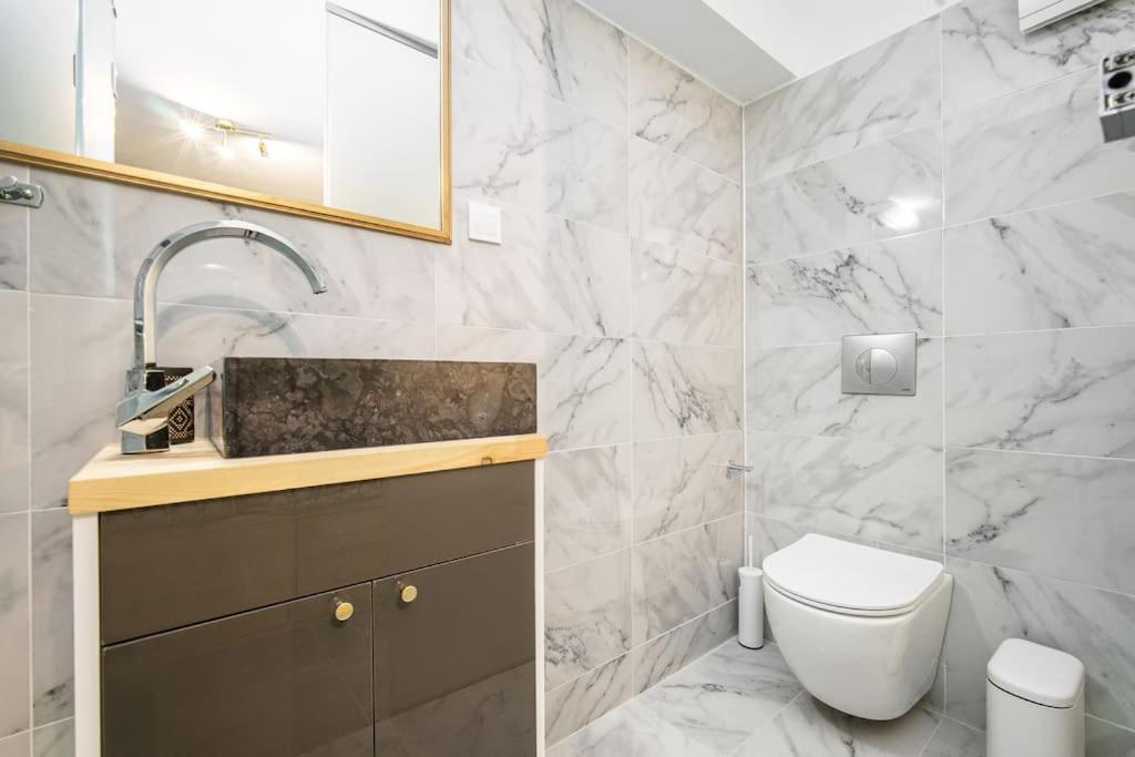 Modern Boutique Apartment Ateny Zewnętrze zdjęcie