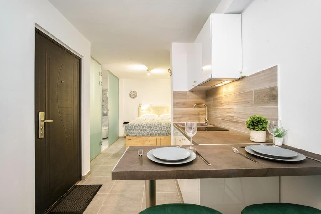 Modern Boutique Apartment Ateny Zewnętrze zdjęcie