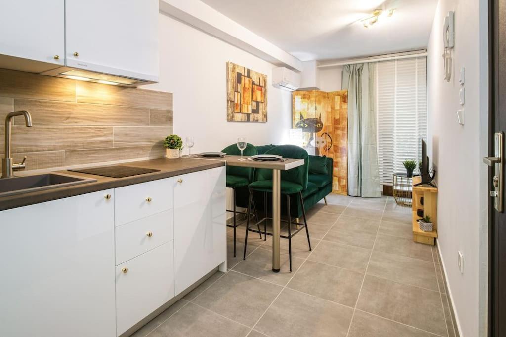 Modern Boutique Apartment Ateny Zewnętrze zdjęcie